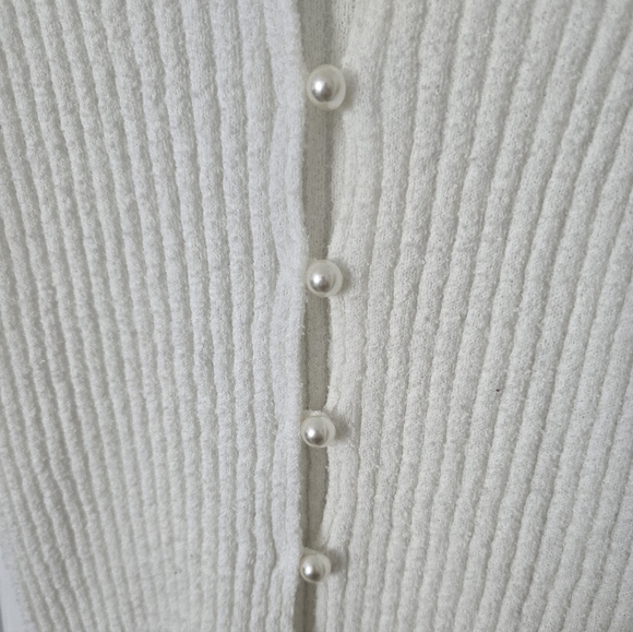 Dynamite White Ribbed Pearl  Button-Up Cardigan - Picture 4 of 8